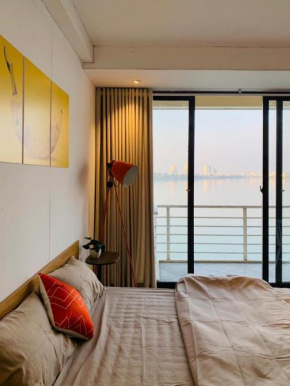 Suites with Panorama West Lake View 4